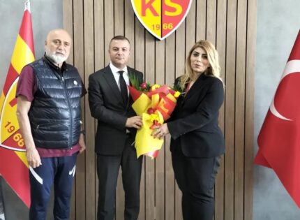 BAŞKAN ÇELİK, FİNAL ÖNCESİ KAYSERİSPOR’U ZİYARET ETTİ