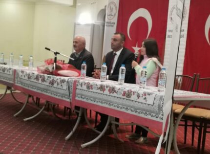 BAŞKAN AYYILDIRIM, VATANDAŞLA BULUŞARAK BAYRAMI KUTLADI