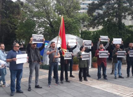 ZAFER PARTİSİ, KARACASU’NUN GÖZALTINA ALINMASINI PROTESTO ETTİ