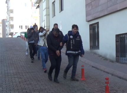 4 KİŞİ YAKALANDI