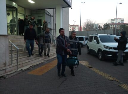 ÇEŞİTLİ SUÇLARDAN 13 KİŞİ TUTUKLANDI