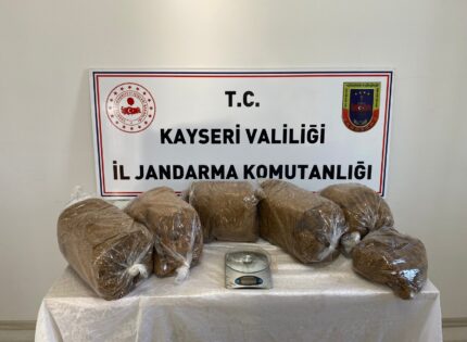 JANDARMA, BİR YILDA 98 TERÖR OPERASYONU DÜZENLEDİ