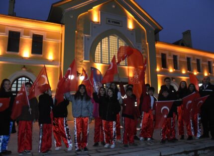 DOĞU EKSPRESİ’YLE SARIKAMIŞ’A GİDEN BAKAN KASAOPĞLU, KAYSERİ’DE MOLA VERDİ