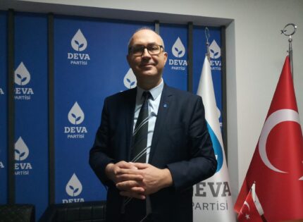 “ÇALIŞKAN BİR ÇOCUK VE GENÇ GİBİ ÖDEVİMİZİ YAPIYORUZ, ÇALIŞIYORUZ”