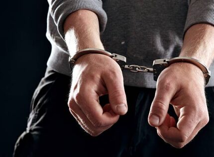 Uyuşturucu ticareti yapan 8 kişi yakalandı