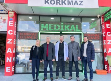 İLAÇ OLMADIĞI İÇİN ECZACIYA SALDIRDI