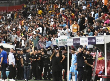 KAYSERİSPOR’A 506 BİN LİRA CEZA VE ALİ ÇAMLI’YA 90 GÜN CEZA