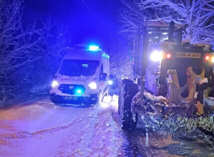 SARIZ’DA MAHSUR KALAN AMBULANSIN YOLU AÇILDI